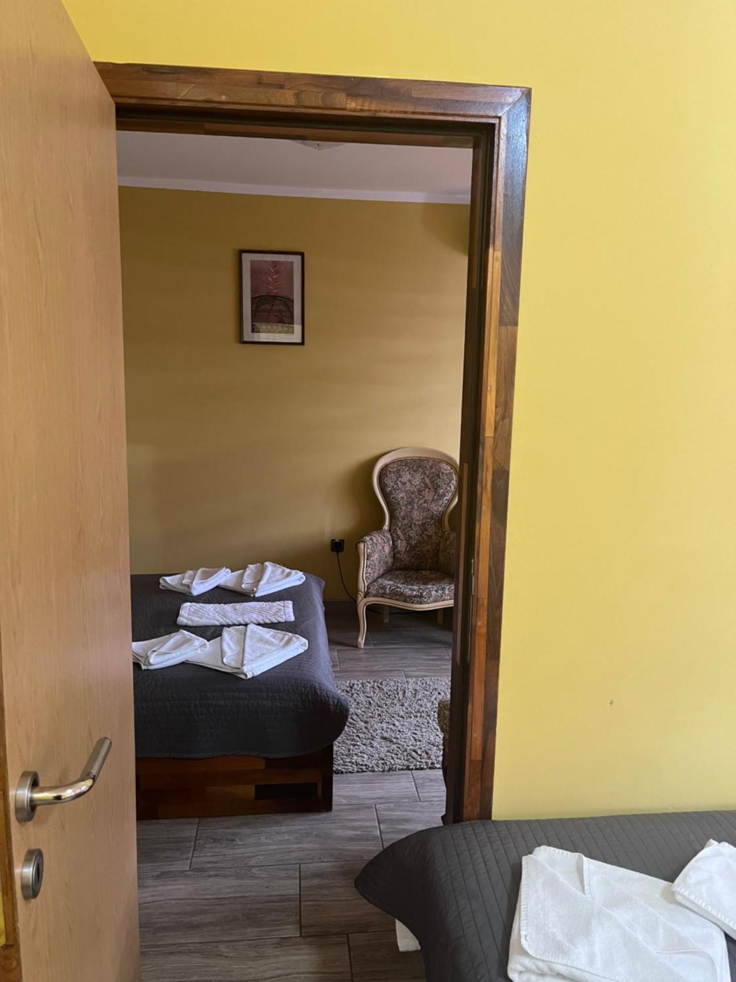 Hotel "Vir" ベリカ・プラナ エクステリア 写真