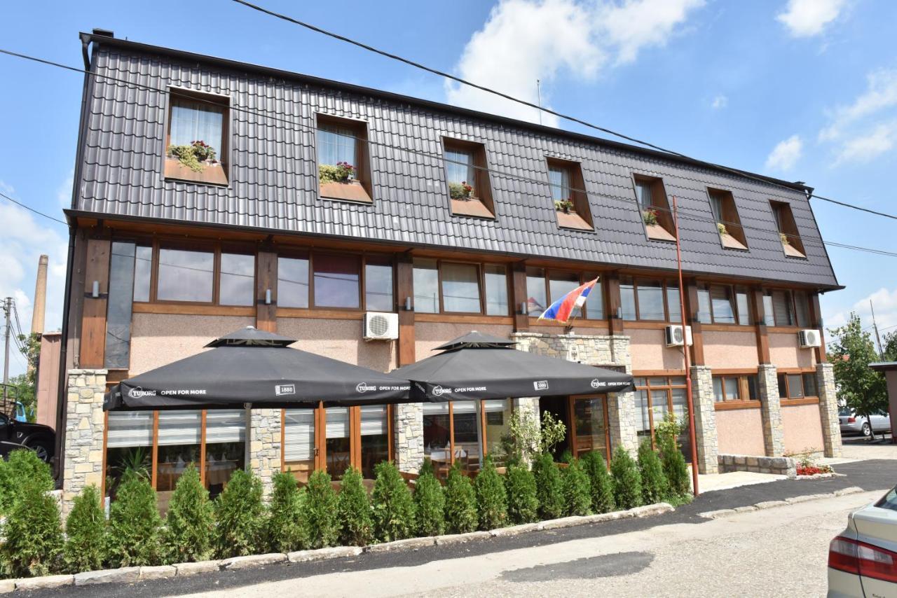 Hotel "Vir" ベリカ・プラナ エクステリア 写真