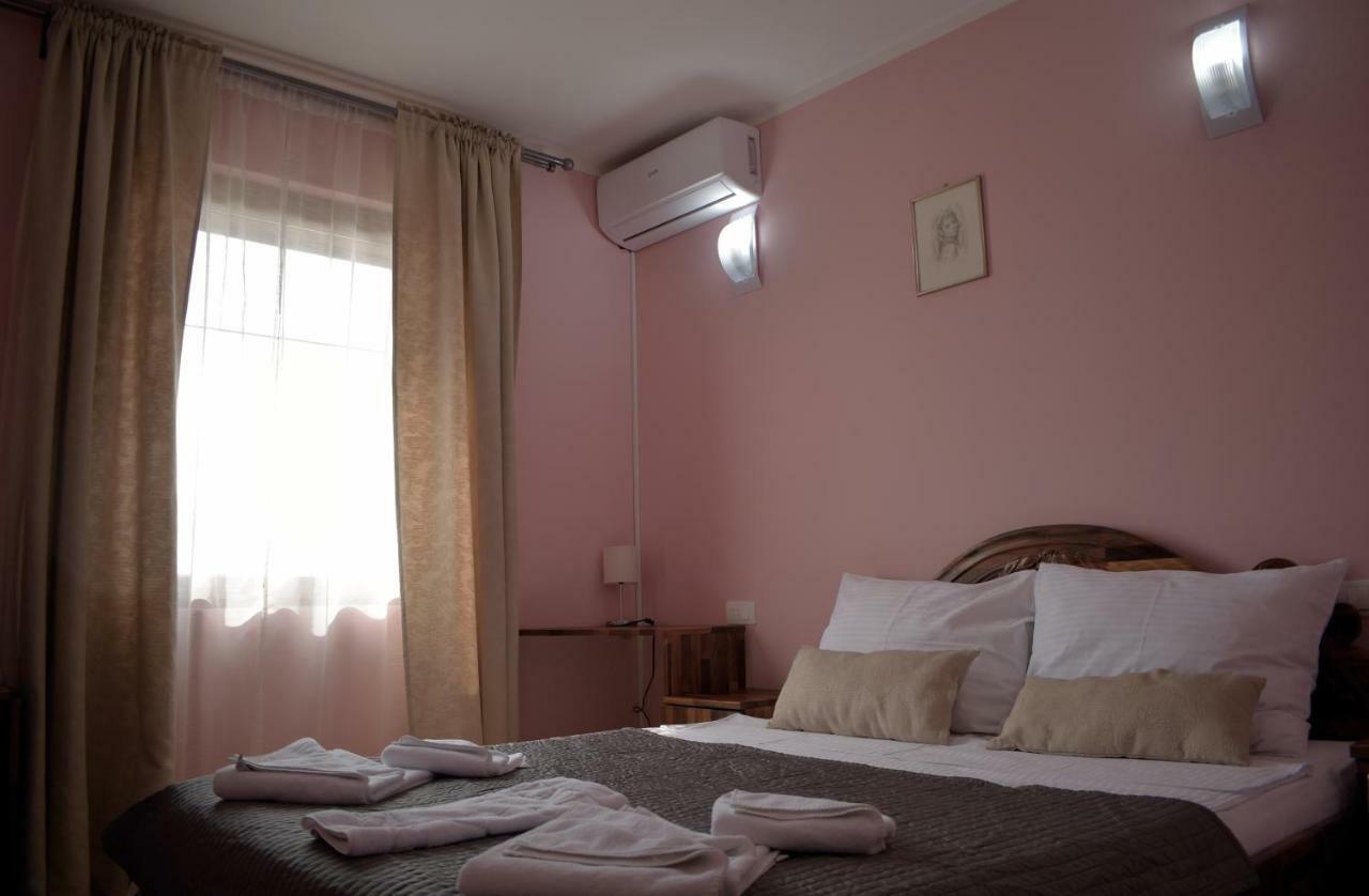 Hotel "Vir" ベリカ・プラナ エクステリア 写真